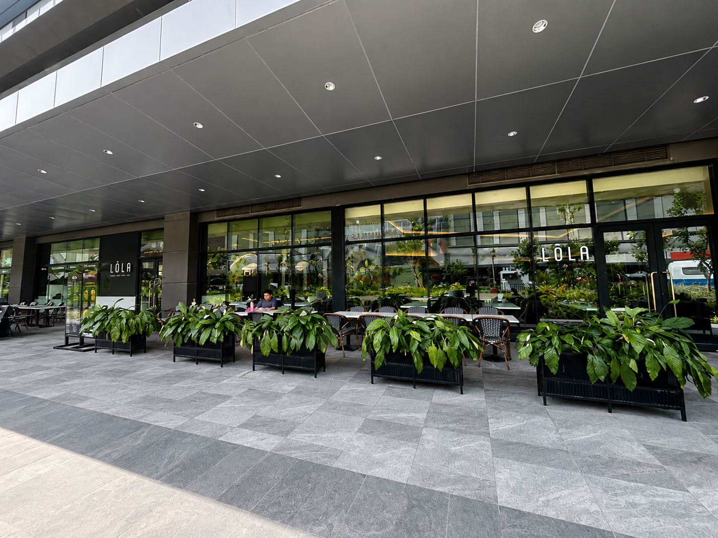 LOLA-Arca-Facade-2